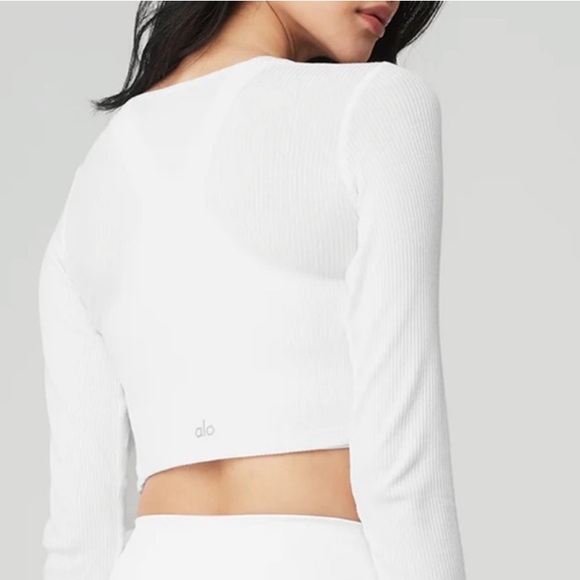 ALO Yoga Ribbed Cropped Cardigan White - Picture 3 of 6